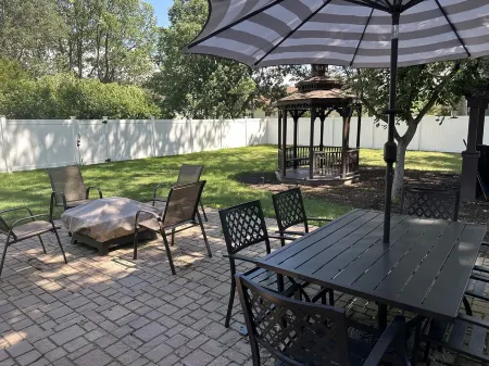 Lafayette Landing with Hot Tub, minutes from Purdue University Отели в г. Лафайетт