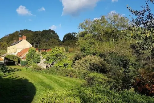 2 bed Barn, open living space , pet friendly, rural, with easy access from M4