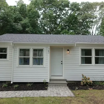 The Heart of Cape Cod - 3 bed  2 bath Hyannis Cottage