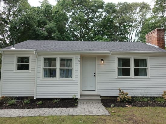 The Heart of Cape Cod - 3 bed  2 bath Hyannis Cottage