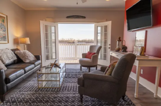 Waterfront Apartment, 2nd floor unit