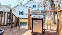 The Sycamore Cottage - 2 BR & 1.5 Bath - Hot Tub - Steps to Downtown