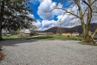 The Riverside - Stay on the River - 15 minutes to Deep Creek and Wisp!