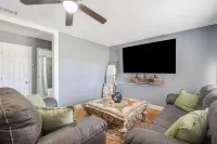 Charming 3-bedroom house in welcoming Abilene, Pet/family friendly.
