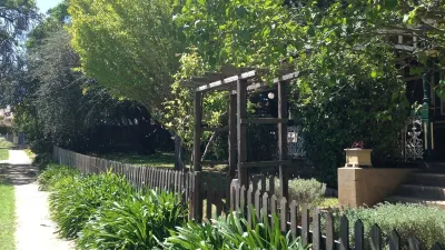 Braeside Studio - Country Garden Accommodation Hotels near Millthorpe Wine Centre