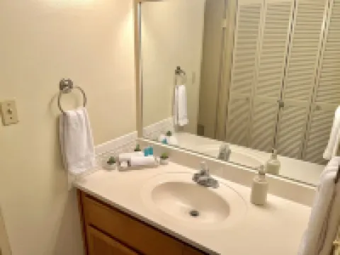 Incredible View in Hilo - Pool, A/C, #708