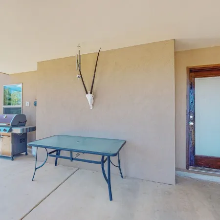AMAZING VIEWS! Large 4-BR home with hot tub and rooftop deck overlooking ABQ