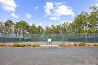 Great space to relax while at the beach or playing golf!