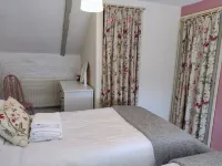 Coastal/ country cottage in Pembrokeshire National Park. Award winning beaches. Отели рядом с достопримечательностью «Грин Бридж»