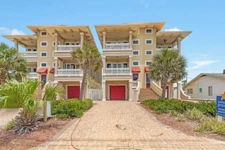 Beach Front- HEATED Inground Pool-Hot Tub-Arcade Games-New Interior Decor