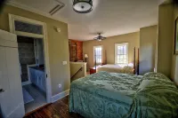 Private 18th Century Farmhouse in Virginia Wine Country with Hot Tub