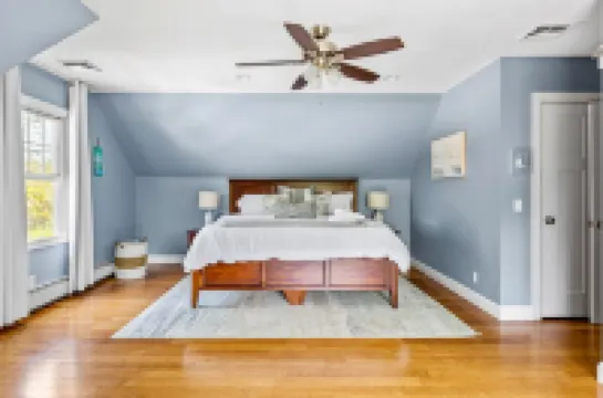 Coastal Retreat With Saltwater Heated Pool, 5 Min To Beach, Fire Pit, 4 BDRM