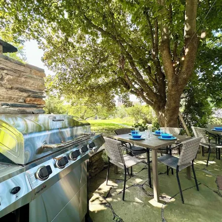 2,200 Sq Ft w/ 2 Game Rooms, Firepit & Grill 15 Minutes To Hershey