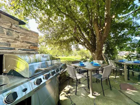 2,200 Sq Ft w/ 2 Game Rooms, Firepit & Grill 15 Minutes To Hershey Отели в г. Юг Лондондерри Тауншип