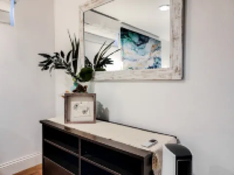 Cozy Apartment Minutes from Downtown