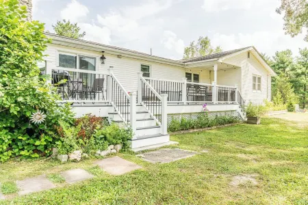 Yuzu-stunning mountain views family home with a hot tub and a camper, sleeps 15