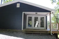 Cozy lake cottage minutes from Lake Barkley Resort and Land Between the Lakes.