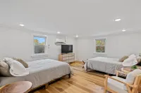 NEW Tranquil Retreat on 42 Acres with Hot Tub, Bordering National Park, WI-FI!