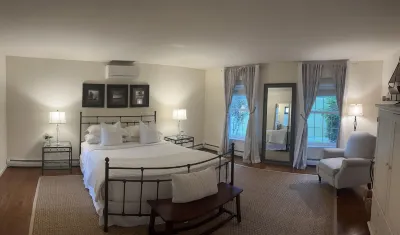 Classy Comfort in Upstate New York Hotels near Old Rhinebeck Aerodrome