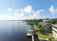 Sunset Beach Getaway minutes away from PARADISE!!