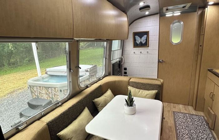 Sip & Soak: Airstream Glamping, Hot Tub on Seneca Wine Trail