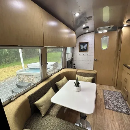 Sip & Soak: Airstream Glamping, Hot Tub on Seneca Wine Trail