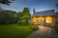 THE OLD SCHOOL HOUSE, ASCOT, BERKSHIRE Hotels near Imperial College London Silwood Park