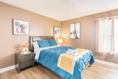 Affordable & Convenient Condo Near Vegas Strip West of The Strip/서부 라스베가스 스트립 호텔