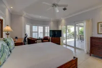 Paradise on Sugarloaf Key! 704-650-8105 Summer and Fall Low Rates. Hotels near Capt. Pete's Coconut Garden