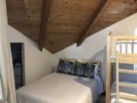 LOCATION! - PETS -  FAST WIFI -  CLOSE TO SKI/BEACH - PELOTON BIKE!