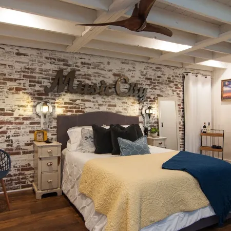 Private Music City Suite, Private Entry, minutes from downtown!
