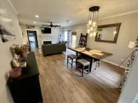 Hospitable Reservoir home w/King Bed near Shaggy’s