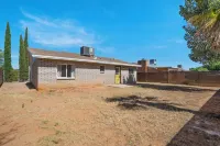 l New l Fully Remodeled 3Br/2BTH l 1 min to Veterans Memorial Park l Central LOC Hotels near O'Neil Hall