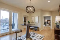 Luxury Lancaster Downtown Condo - 3 blocks from Central Market!