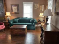 Cottage type private house in quiet neighborhood