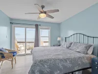 “Shore Thing” at our spacious Beachfront Oasis - WEST Hotels in Emerald Isle