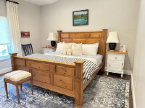 Guest Apartment close to Ski Resorts, Hiking Trails, Shopping Restaurants & more ホラデイのホテル