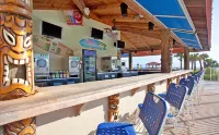Hilton Pensacola Beach - bar