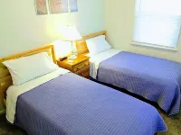 Riverside cottage, minutes from historic Harpers Ferry!  Private river access!