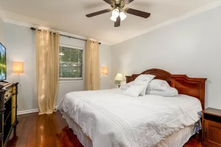 Secluded Pleasant Valley Hideout