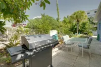 Renovated duplex  2bed / 2bath North End Of Anna Maria, 2min walk to the beach