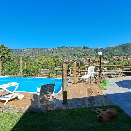 Pony's Cottage in Tuscan hills facing the sea