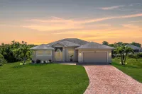 Luxurious & Spacious Canal Home with Heated Pool