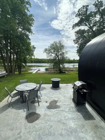 Timber Arch - Unique Lake Gem ~ Yard ~ Kayak/Board