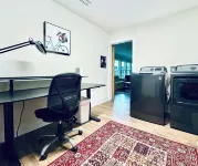 Modern 3 bedroom close to the bay and downtown!