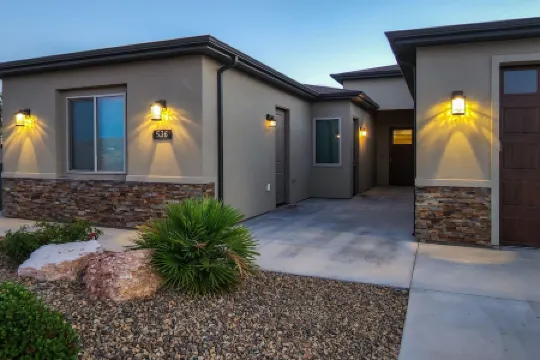 Lake Powell Starry Themed Suite near Antelope Canyon, Unit #2