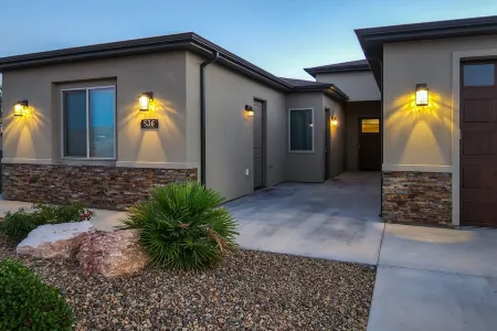 Lake Powell Starry Themed Suite near Antelope Canyon, Unit #2 Отели в г. Пейдж