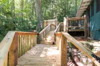 The Tree House, Vintage Mountain Retreat