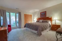 Mountain condo on Lake Lure with resort amenities