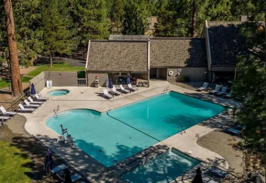 Updated Mount Bachelor Village 2-bedroom Condo,  Enjoy Resort Amenities! with AC
